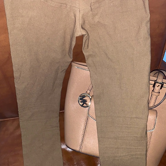 EUC Booty Shaping Khaki Leggings Practically New - Picture 9 of 12